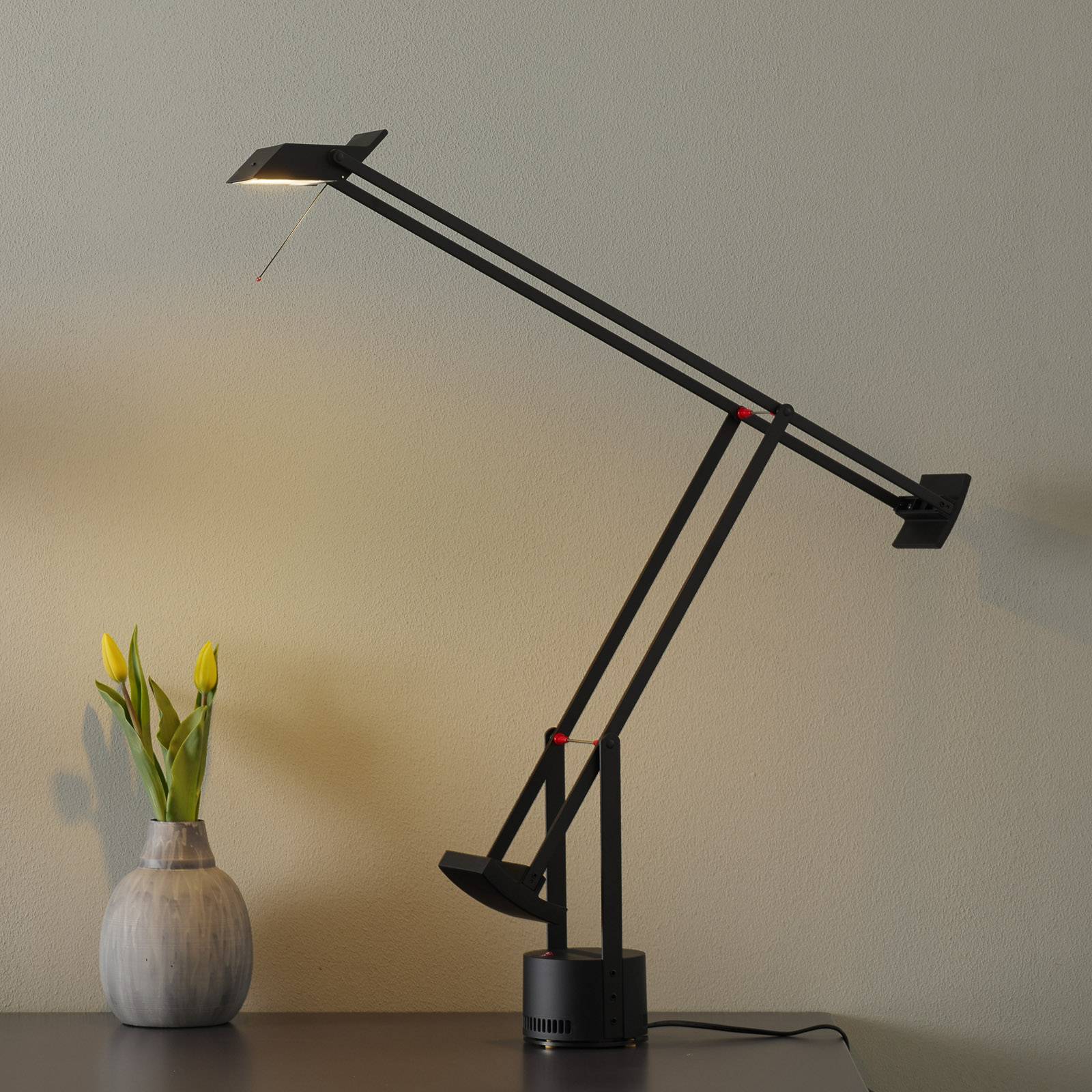 Artemide A009210 Stolní lampy kancelářské