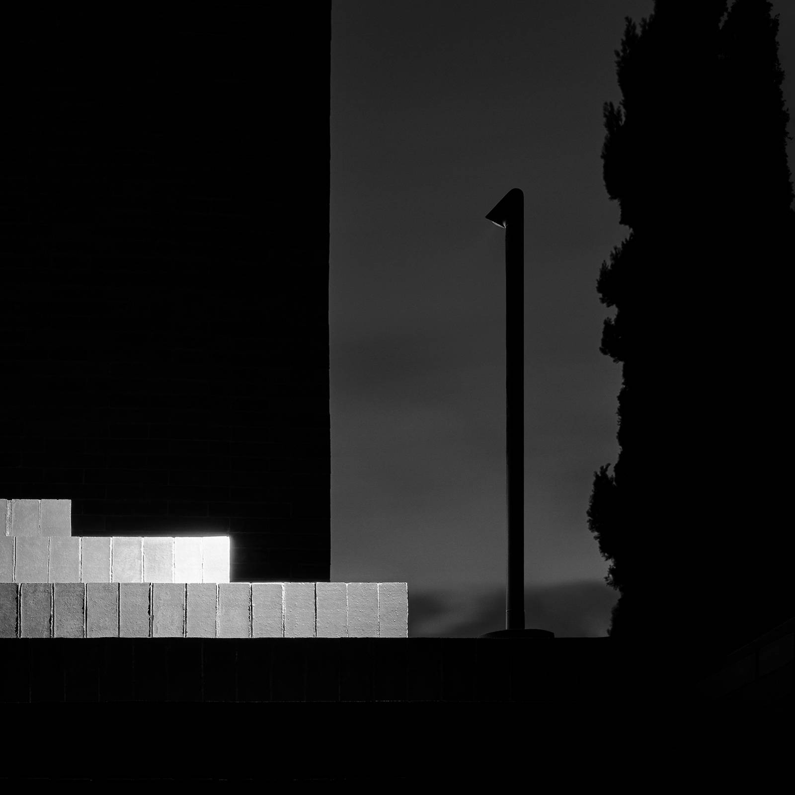 FLOS F010B22A030 Osvětlení příjezdové cesty