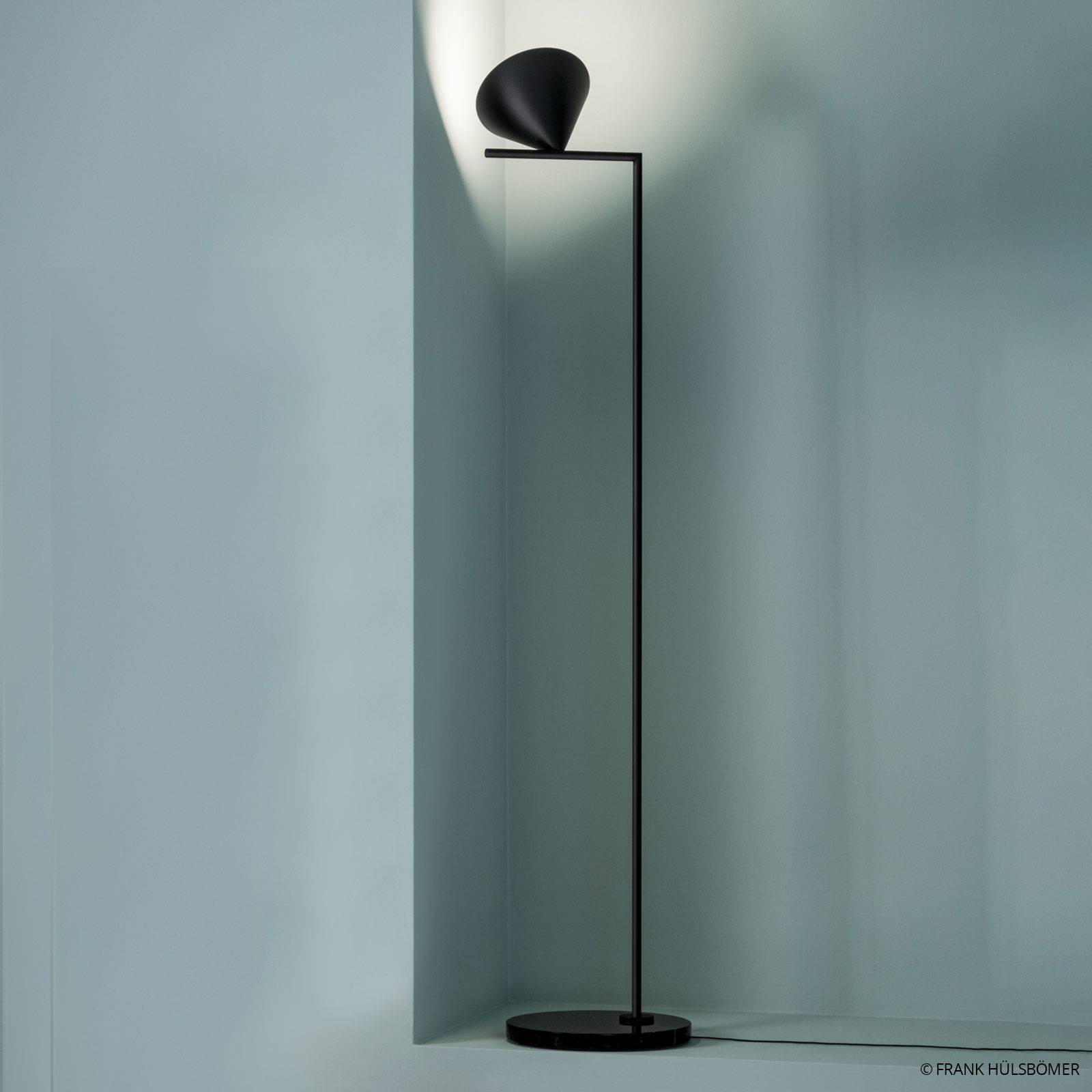FLOS F1530030 Stojací lampy