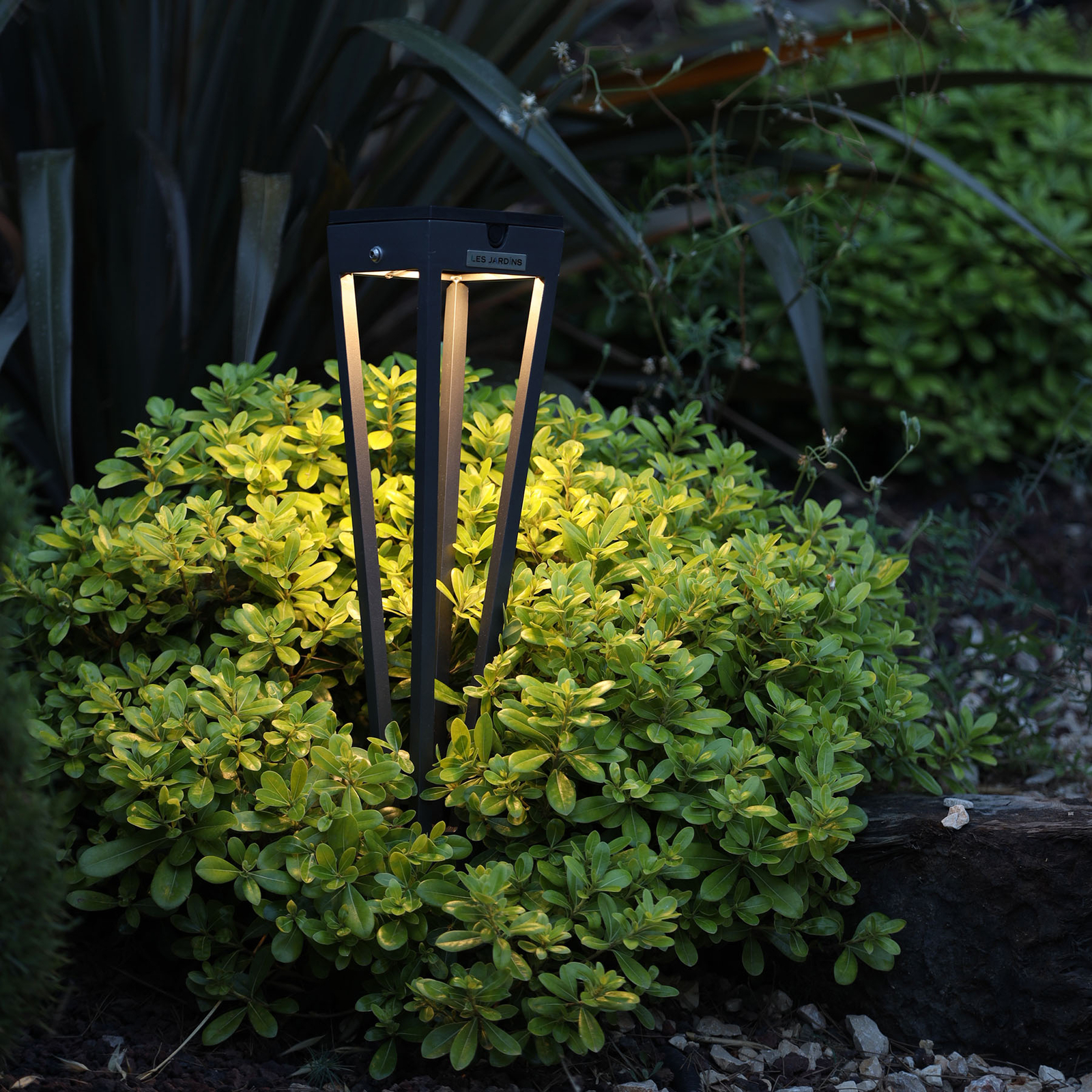 LES JARDINS Solární světla