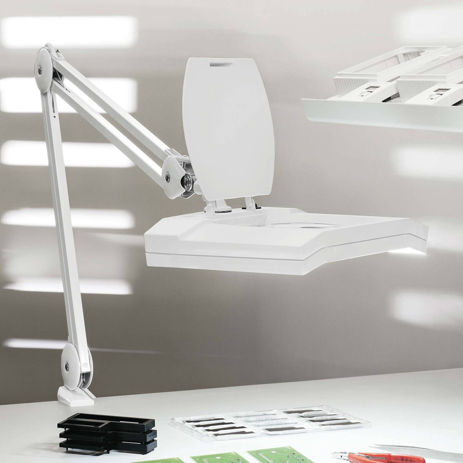 MAUL Stolní lupy s osvětlením