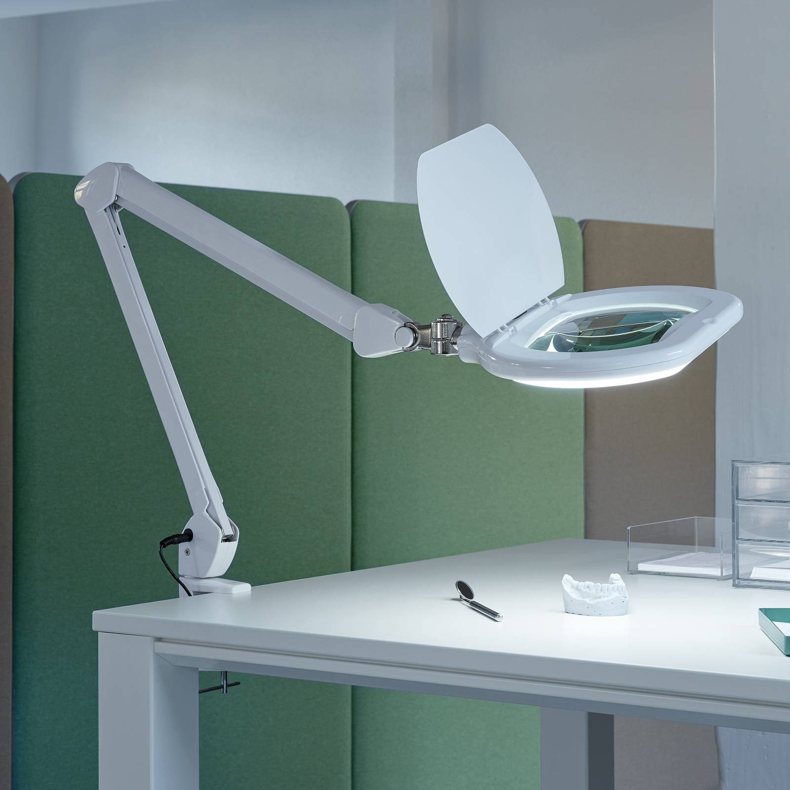 MAUL Stolní lupy s osvětlením