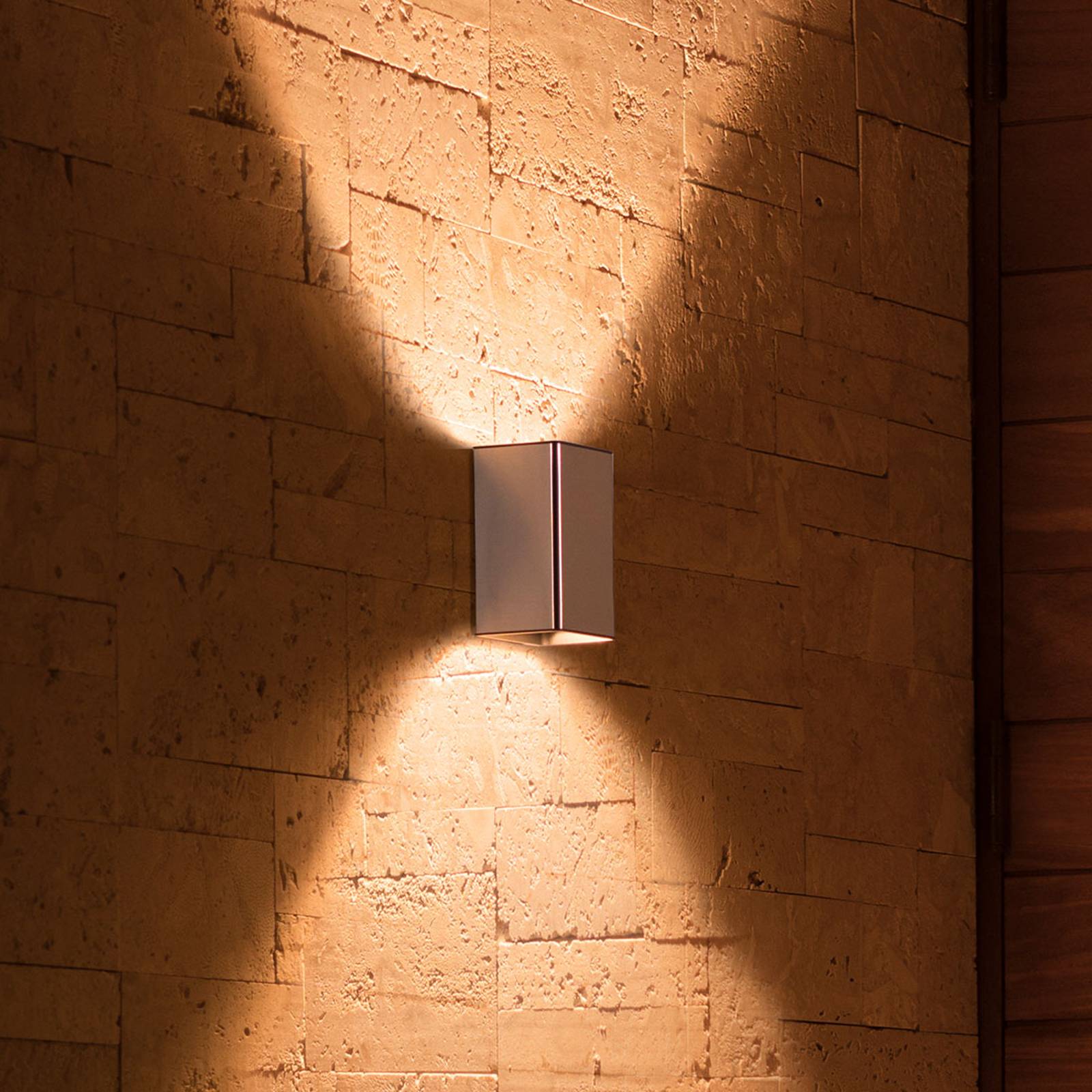 Philips HUE 1746447P7 Inteligentní venkovní nástěnná svítidla