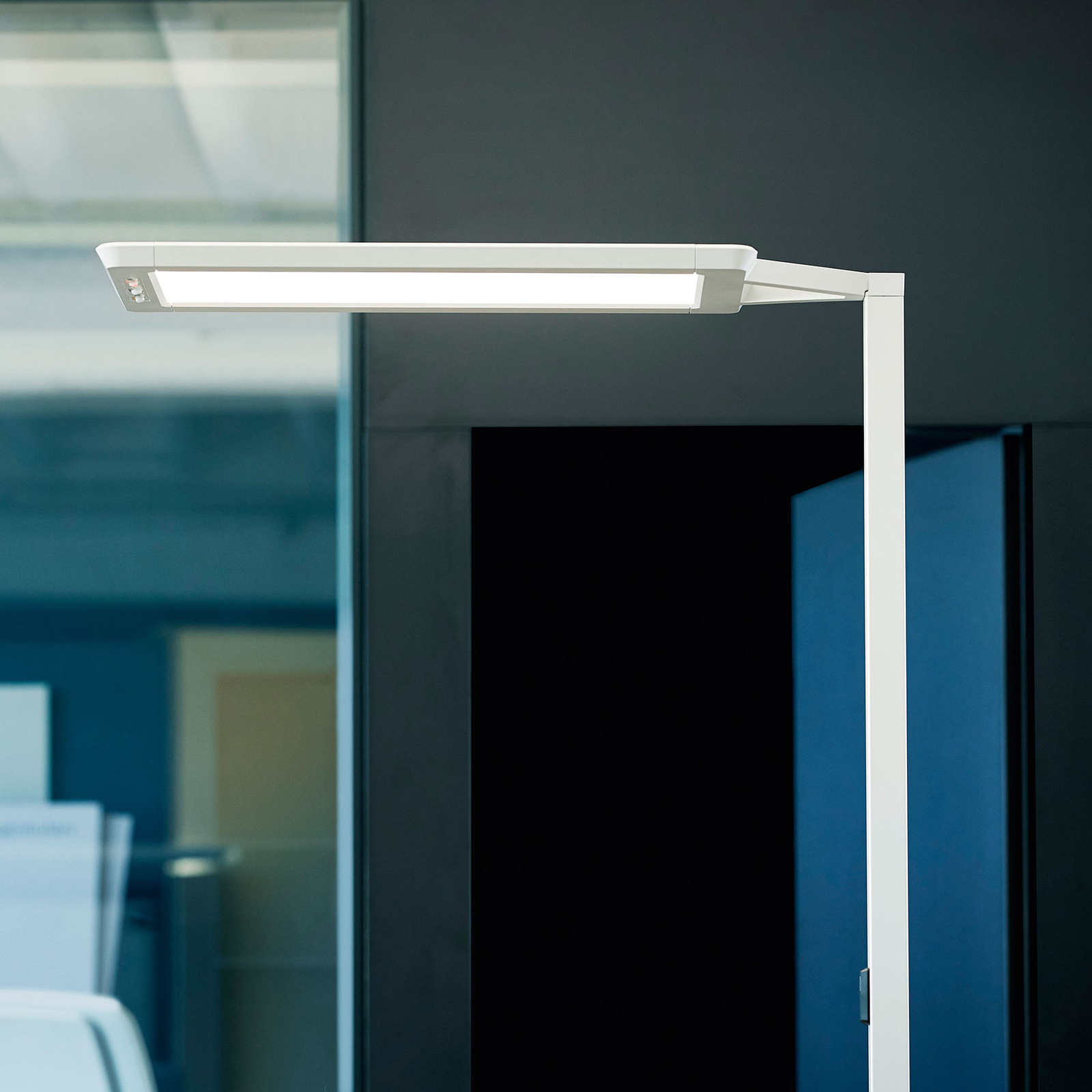 WALDMANN Stojací lampa