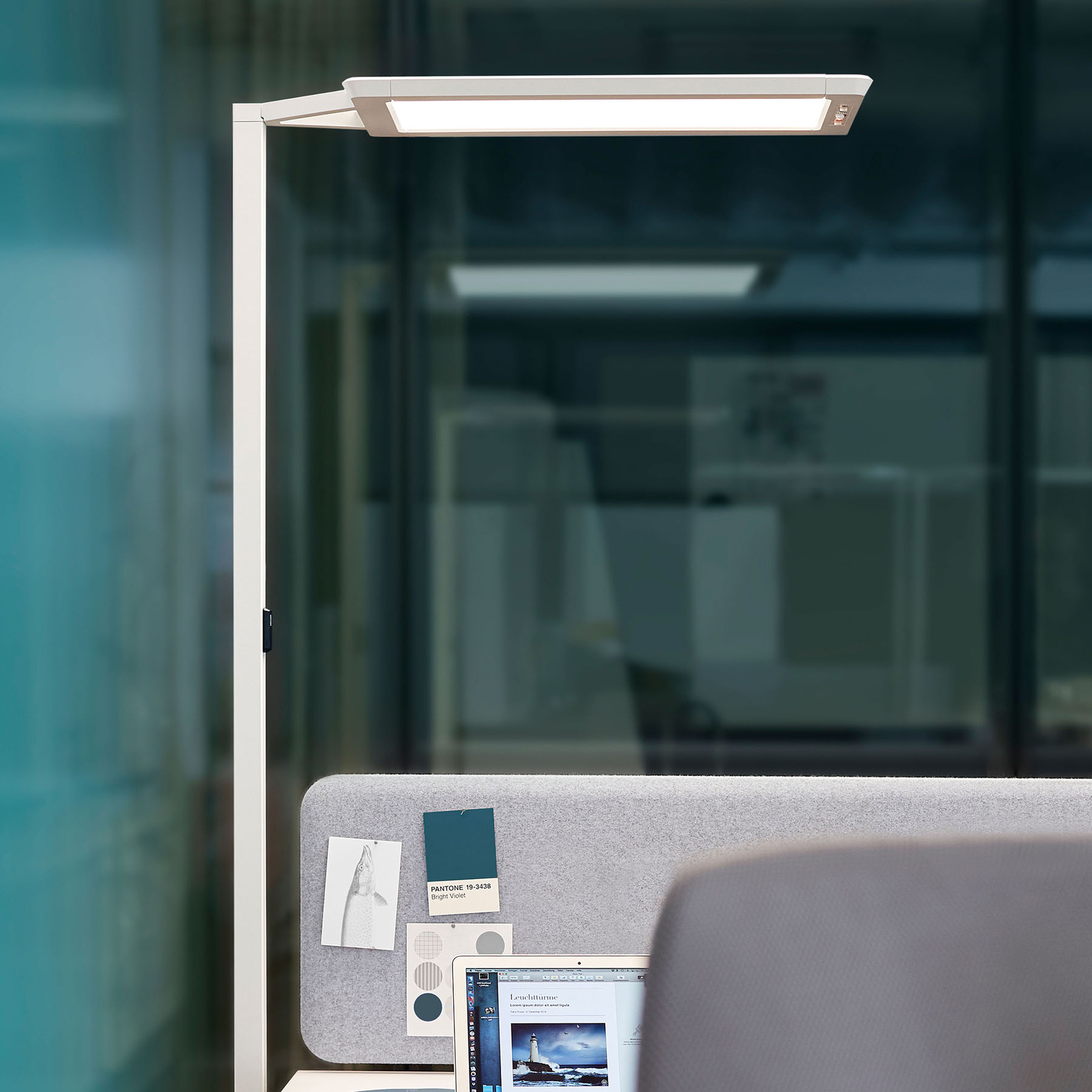 WALDMANN Stojací lampa